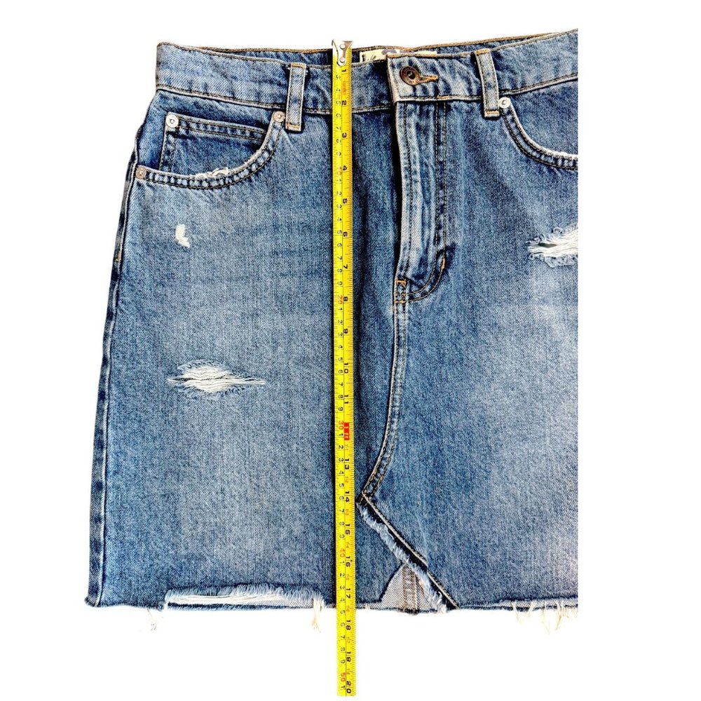 NWT FREE PEOPLE( We THE FREE) Mid Rise Distressed Pockets Denim Skirt Size 4 - Picture 7 of 8